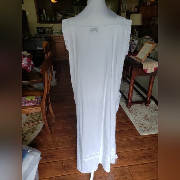 The 1 for‎ Us xxxl white w/lace and Alitalia embroidry - Picture 2 of 4